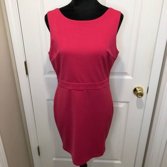 Dresses & Skirts - Pink tank midi pencil dress medium